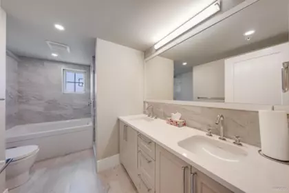 Hallway Photo of 7519 Yukon Street, Vancouver, BC