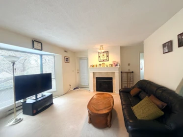 203 5250 Victory Street, Burnaby, BC, Burnaby — Apartment/Condo for sale