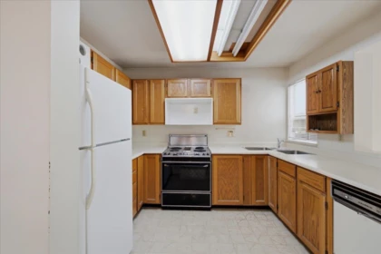 Kitchen Island Photo of 3661 Handel Avenue, Vancouver, BC