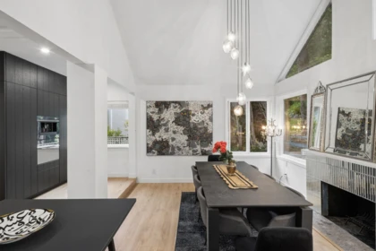 Breakfast Nook Photo of 4043 Rose Crescent, West Vancouver, BC