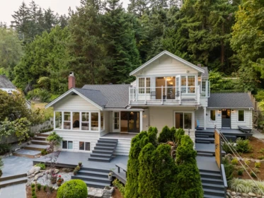 Hot Tub / Spa Photo of 4043 Rose Crescent, West Vancouver, BC