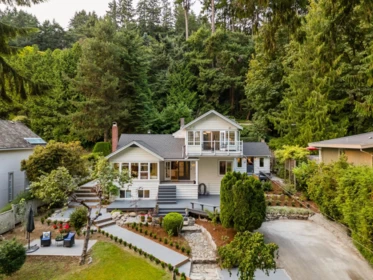 Outdoor Kitchen Photo of 4043 Rose Crescent, West Vancouver, BC