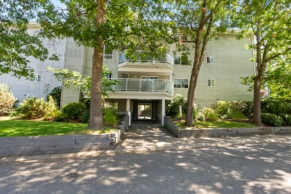 Front Yard Photo of 401 13680 84 Avenue, Surrey, BC