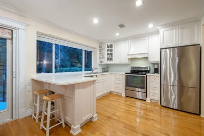 Breakfast Nook Photo of 31 Arrow-Wood Place, Port Moody, BC