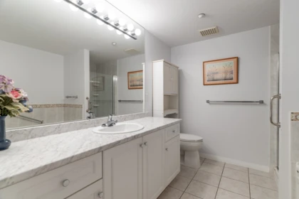 Mudroom Photo of 202 1131 55 Street, Delta, BC