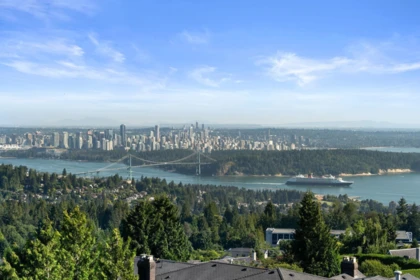 Breakfast Nook Photo of 1424 Sandhurst Place, West Vancouver, BC