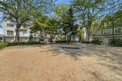 Front Yard Photo of 9 12778 66 Avenue, Surrey, BC