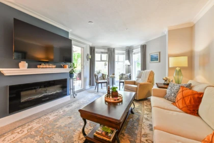Kitchen Photo of 214 15350 19a Avenue, Surrey, BC