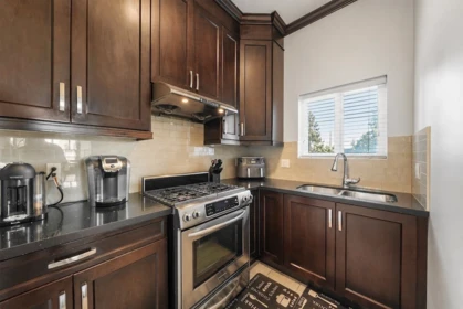 Breakfast Nook Photo of 12502 58a Avenue, Surrey, BC