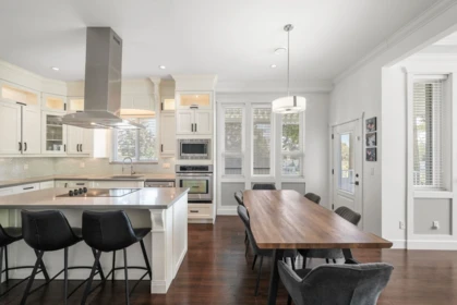 Kitchen Island Photo of 12502 58a Avenue, Surrey, BC