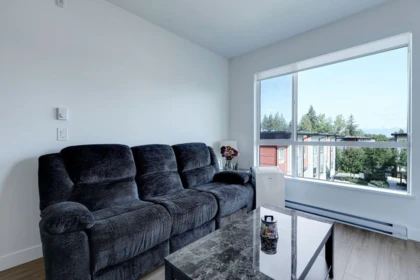 Family Room Photo of 301 18811 72 Avenue, Surrey, BC