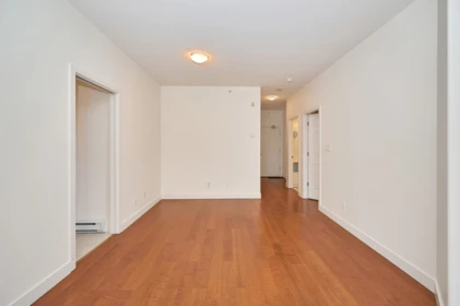 1701 4567 Hazel Street, Burnaby, BC, Burnaby — Apartment/Condo for sale