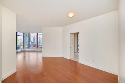 1701 4567 Hazel Street, Burnaby, BC, Burnaby — Apartment/Condo for sale