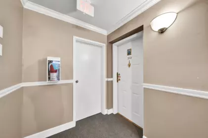 313 9763 140 Street, Surrey, BC, Surrey — Apartment/Condo for sale