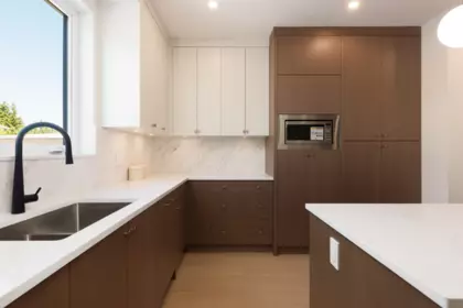 Kitchen Photo of 2 6525 Dufferin Avenue, Burnaby, BC