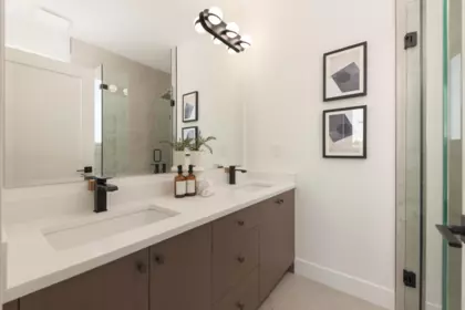 Office / Den Photo of 2 6525 Dufferin Avenue, Burnaby, BC