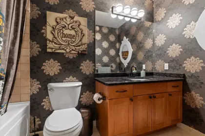 Hallway Photo of 204 51075 Falls Court, Chilliwack, BC