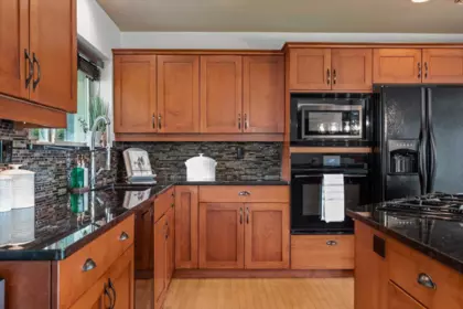 Primary Bathroom Photo of 204 51075 Falls Court, Chilliwack, BC