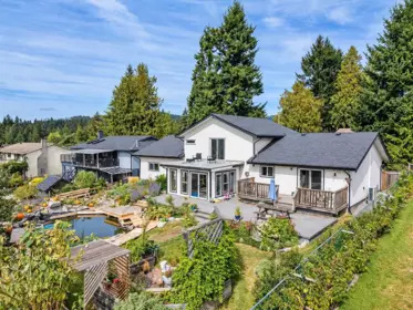 Front Yard Photo of 6447 Samron Road, Sechelt, BC
