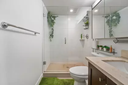 Guest Bathroom Photo of 1901 888 Homer Street, Vancouver, BC