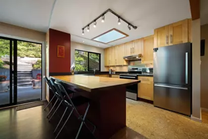 Kitchen Island Photo of 2344 Hyannis Drive, North Vancouver, BC