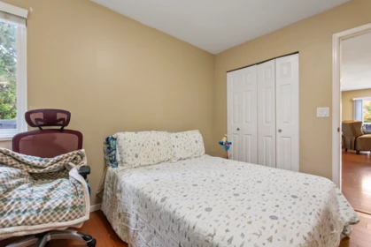 Basement Recreation Room Photo of 101 1180 Falcon Drive, Coquitlam, BC