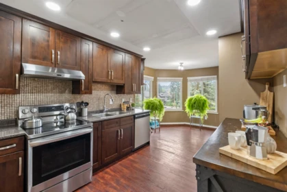 Kitchen Photo of 101 1180 Falcon Drive, Coquitlam, BC