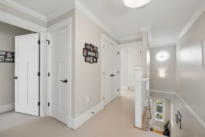 Mudroom Photo of 2015 Esquimalt Avenue, West Vancouver, BC