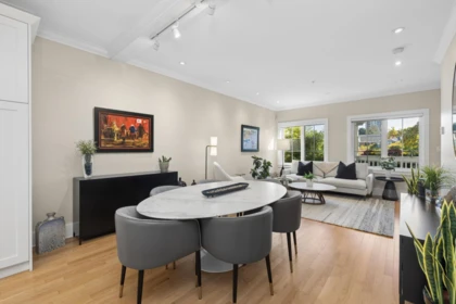 Primary Bedroom Photo of 2015 Esquimalt Avenue, West Vancouver, BC