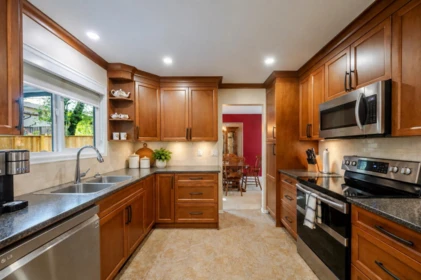 Breakfast Nook Photo of 33010 Caithness Place, Abbotsford, BC
