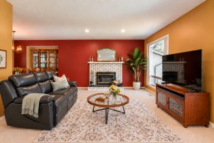 Dining Area Photo of 33010 Caithness Place, Abbotsford, BC