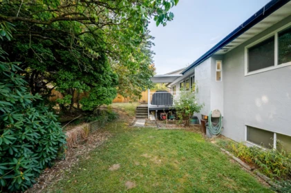 Garden / Landscaping Photo of 33010 Caithness Place, Abbotsford, BC