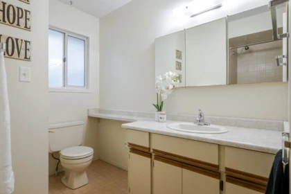 Hallway Photo of 33010 Caithness Place, Abbotsford, BC