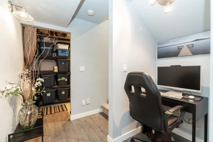 Hallway Photo of 65 17097 64 Avenue, Surrey, BC