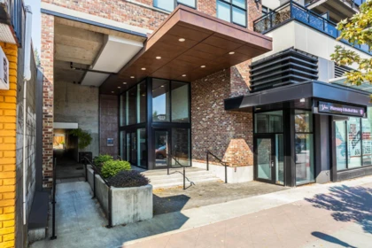 104 4223 Hastings Street, Burnaby, BC, Burnaby — Apartment/Condo for sale