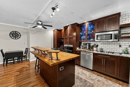 Family Room Photo of 312 707 Hamilton Street, New Westminster, BC