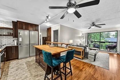 Kitchen Island Photo of 312 707 Hamilton Street, New Westminster, BC