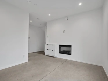 4136 Beatrice Street, Vancouver, BC, Vancouver — Half Duplex for sale