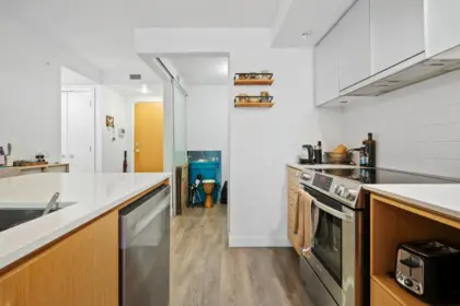 108 221 E 3rd Street, North Vancouver, BC, North vancouver — Apartment/Condo for sale