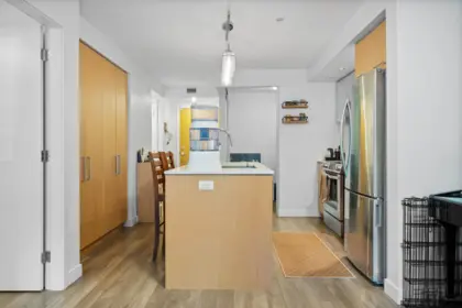 108 221 E 3rd Street, North Vancouver, BC, North vancouver — Apartment/Condo for sale