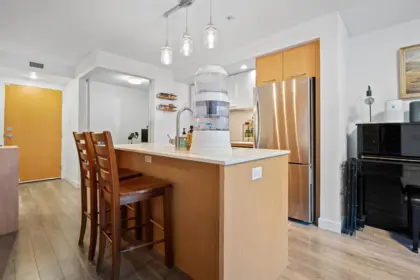 108 221 E 3rd Street, North Vancouver, BC, North vancouver — Apartment/Condo for sale