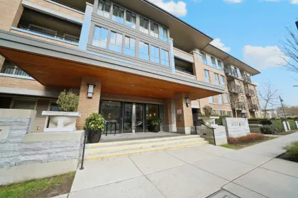 105 3107 Windsor Gate, Coquitlam, BC, Coquitlam — Apartment/Condo for sale