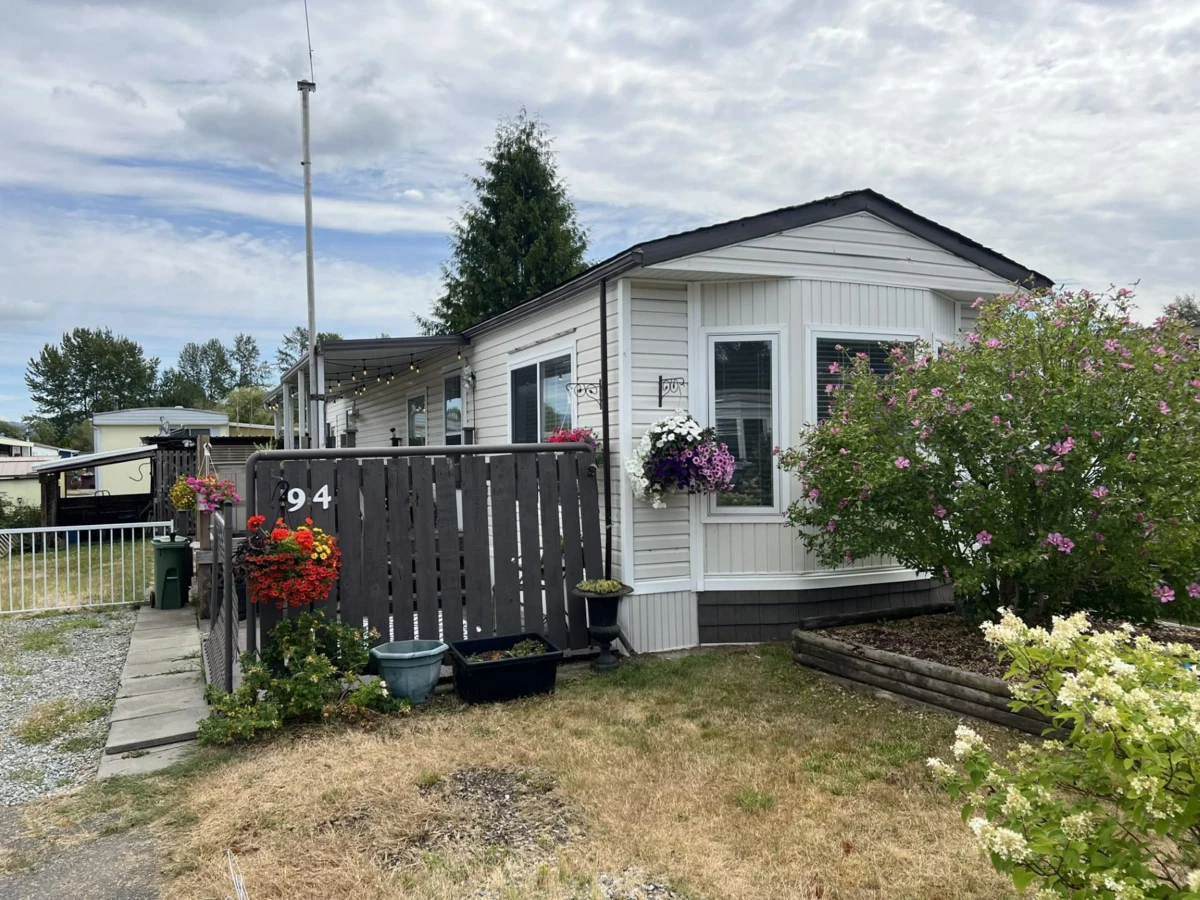Swimming Pool Photo of 94 3300 Horn Street, Abbotsford, BC