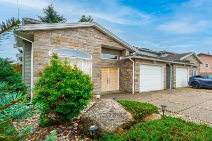 7008 Union Street, Burnaby, BC, Burnaby — Half Duplex for sale