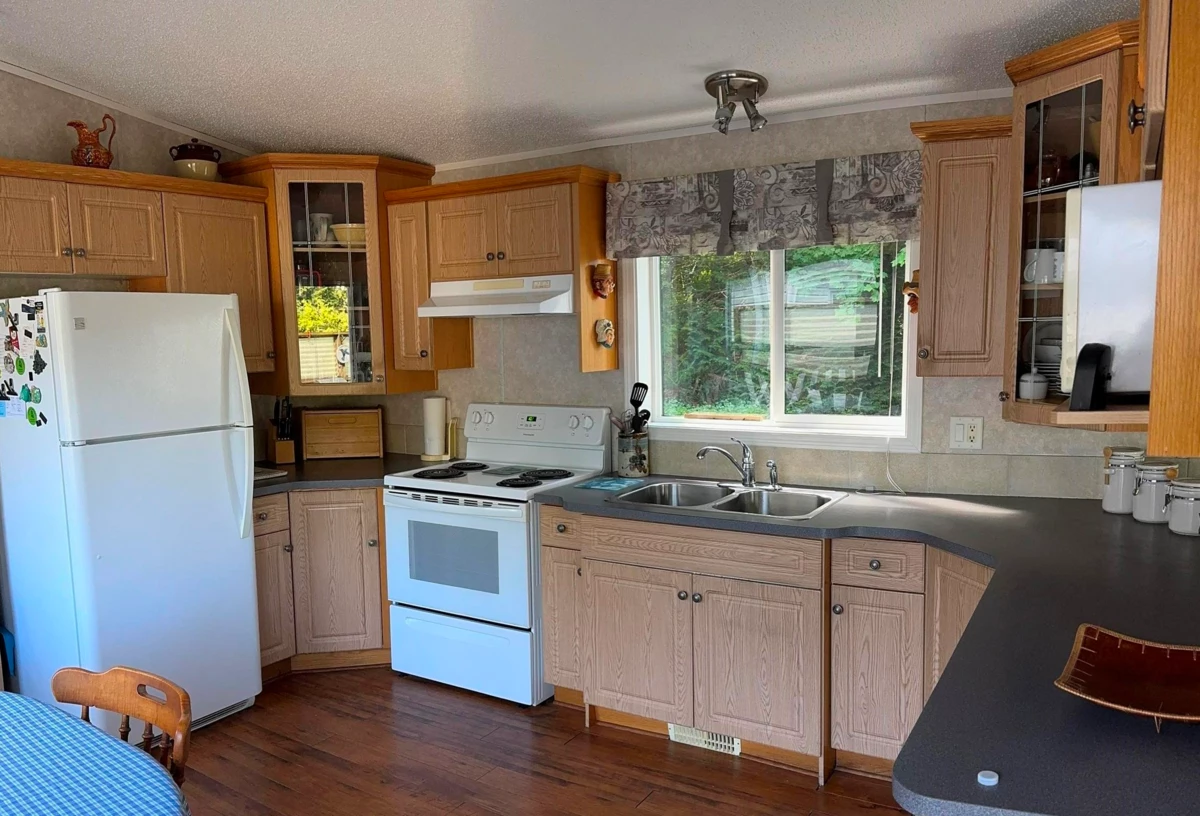 Breakfast Nook Photo of 14 12793 Madeira Park Road, Madeira Park, BC