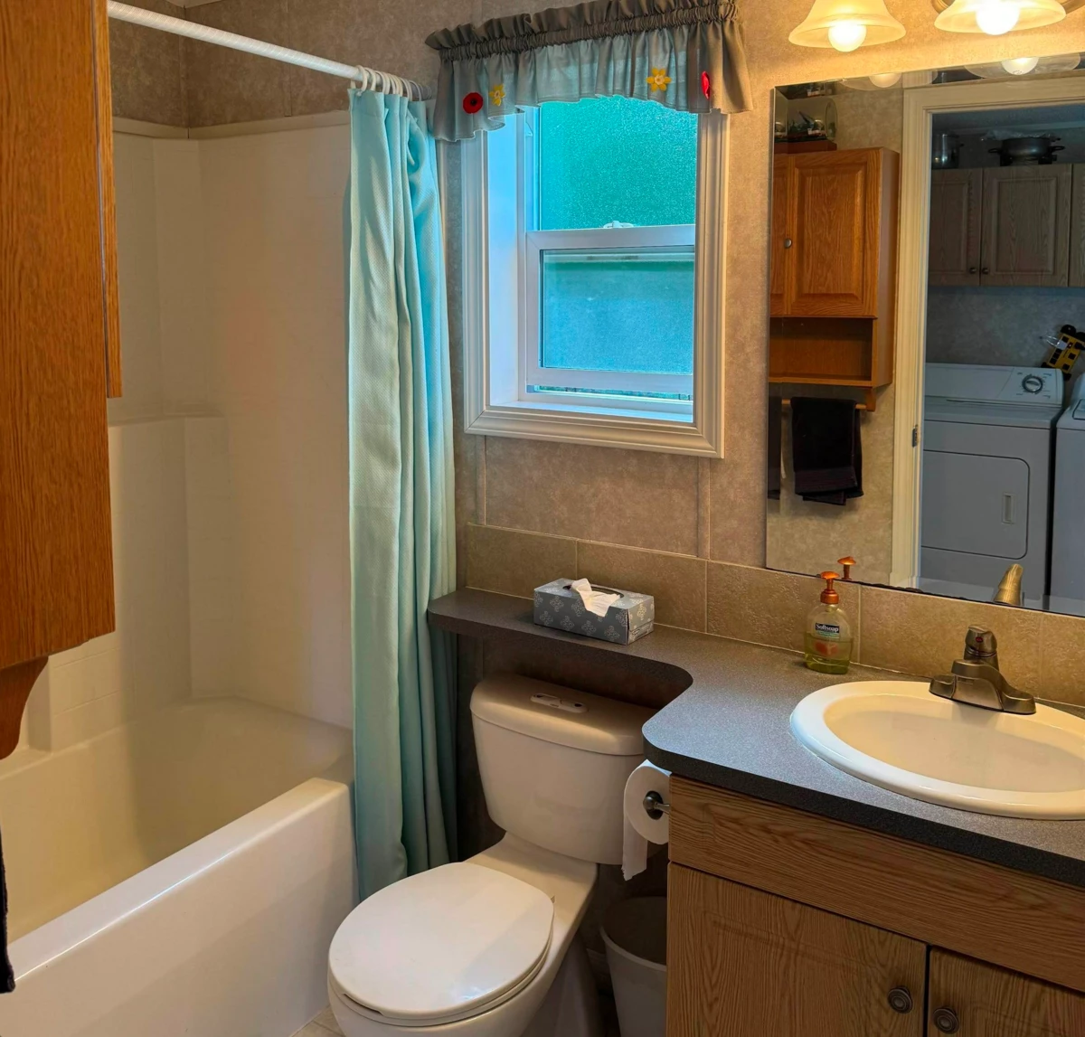 Primary Bathroom Photo of 14 12793 Madeira Park Road, Madeira Park, BC