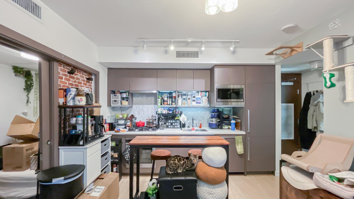 Kitchen Island Photo of 1205 68 Smithe Street, Vancouver, BC