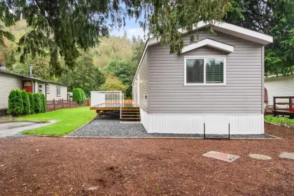 221 45835 Sleepy Hollow Road, Cultus Lake, BC, Cultus lake — Manufactured Home for sale