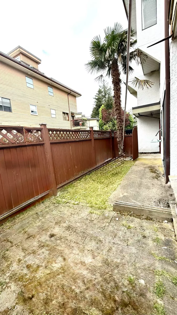 Powder Room Photo of 101 7131 133a Street, Surrey, BC