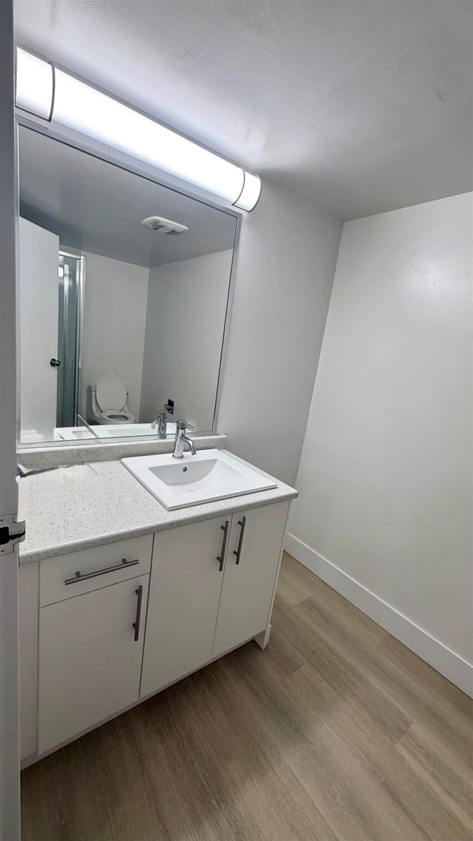 Primary Bathroom Photo of 101 7131 133a Street, Surrey, BC